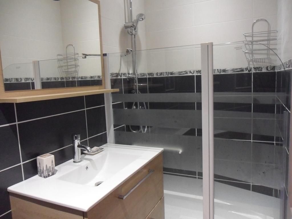 Le Tamaris Apartment Saint Laurent d'Aigouze Ruang foto