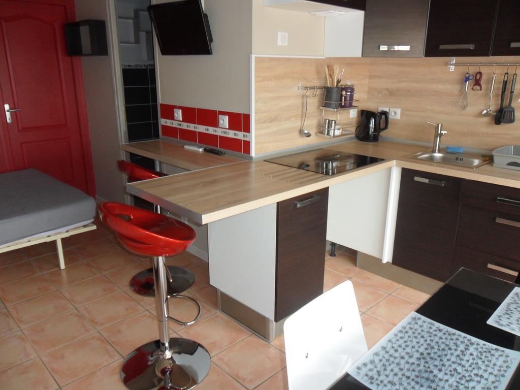 Le Tamaris Apartment Saint Laurent d'Aigouze Bagian luar foto